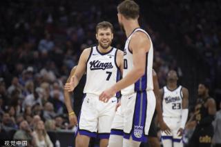 洛特在接受 洛特在接受